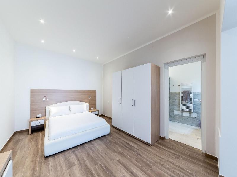 La Promenade Rooms & Suites image