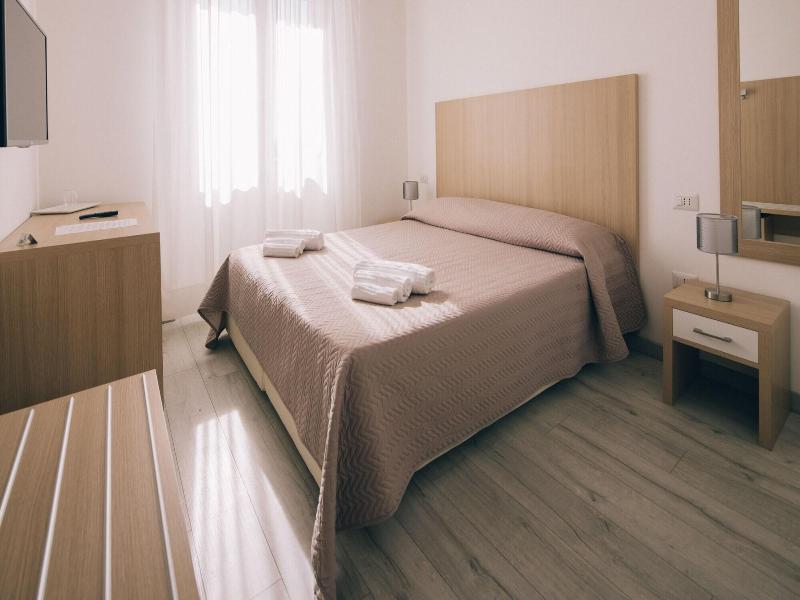 La Promenade Rooms & Suites image