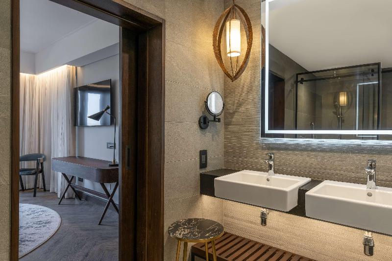Radisson Blu Mosi-oa-tunya Livingstone Resort image