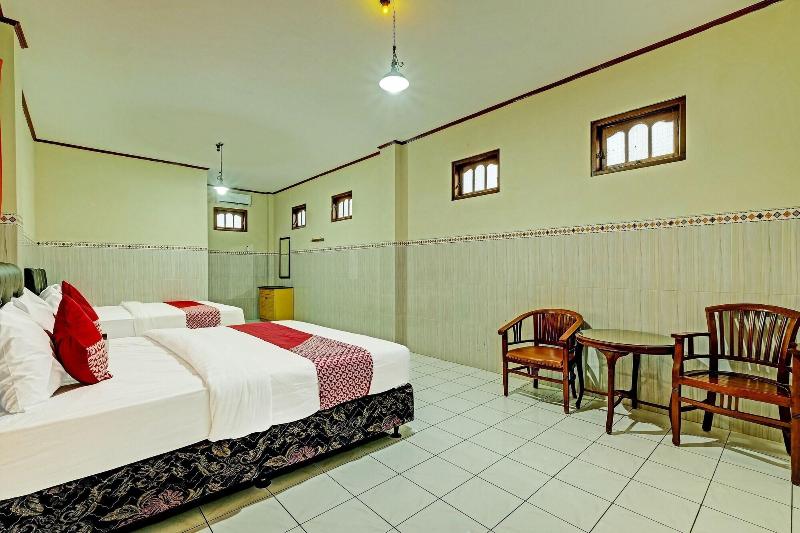91417 Garuda Setia Hotel image 2
