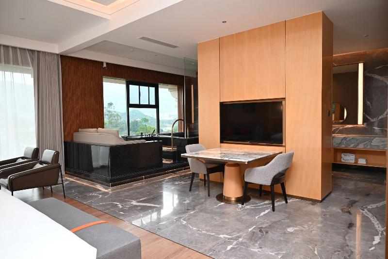 Wyndham Grand Zhaoqing Downtown image