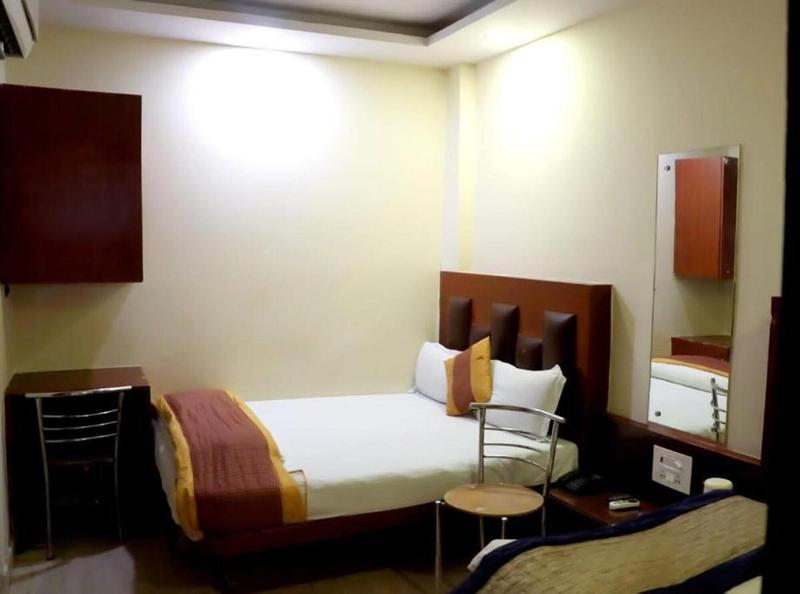 Hotel Prem Deluxe Guest House 5