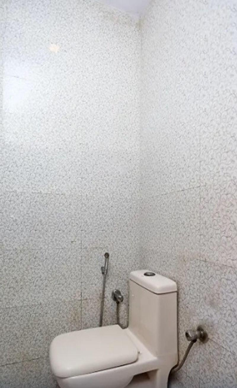Hotel Prem Deluxe Guest House 3