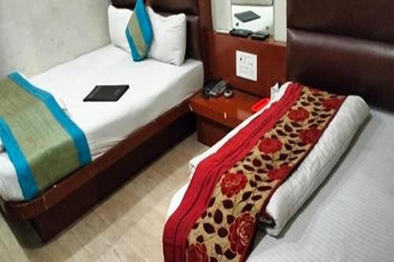 Hotel Prem Deluxe Guest House 4