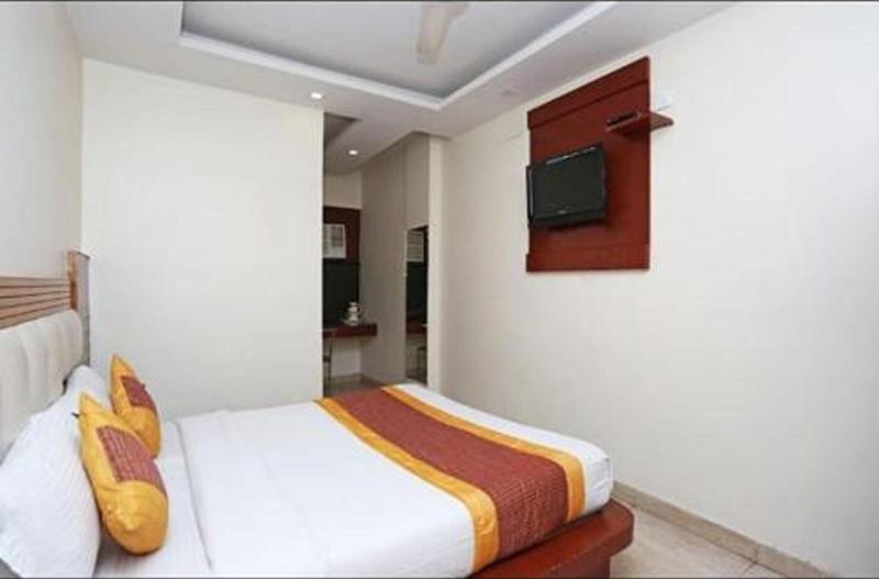 Hotel Prem Deluxe Guest House 2