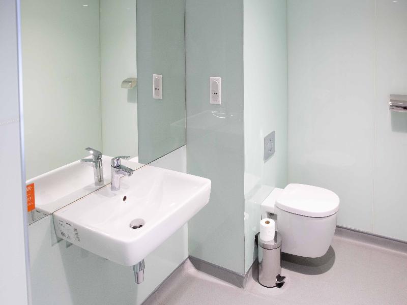 easyHotel Paris North Aubervilliers image