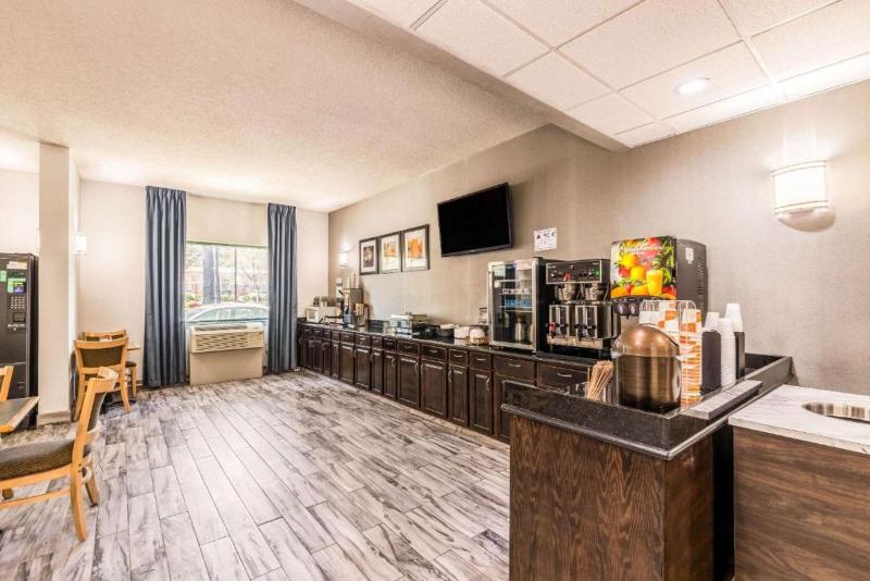 Lake Norman Inn And Suites image