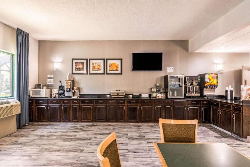 Lake Norman Inn And Suites image