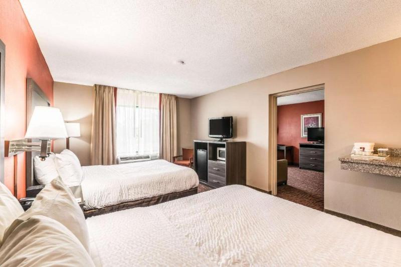 Lake Norman Inn And Suites image