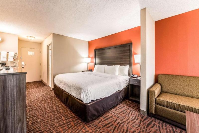 Lake Norman Inn And Suites image