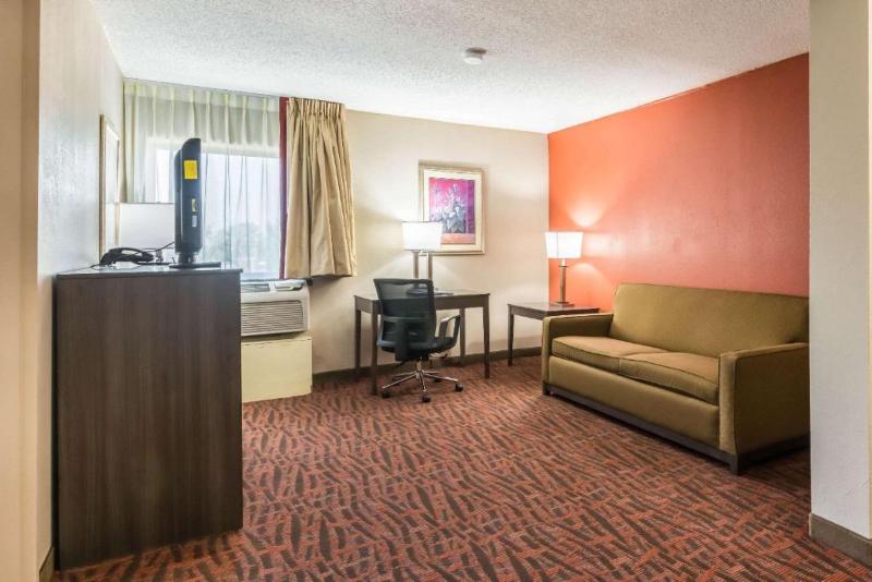 Lake Norman Inn And Suites image
