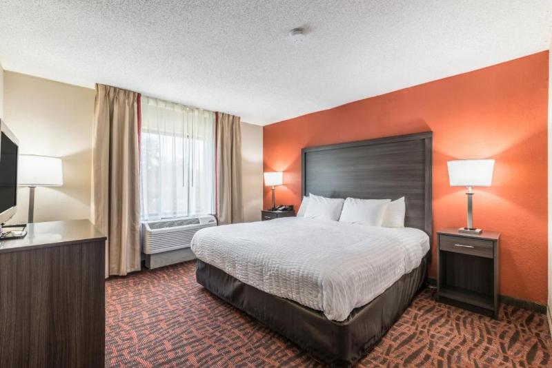 Lake Norman Inn And Suites image