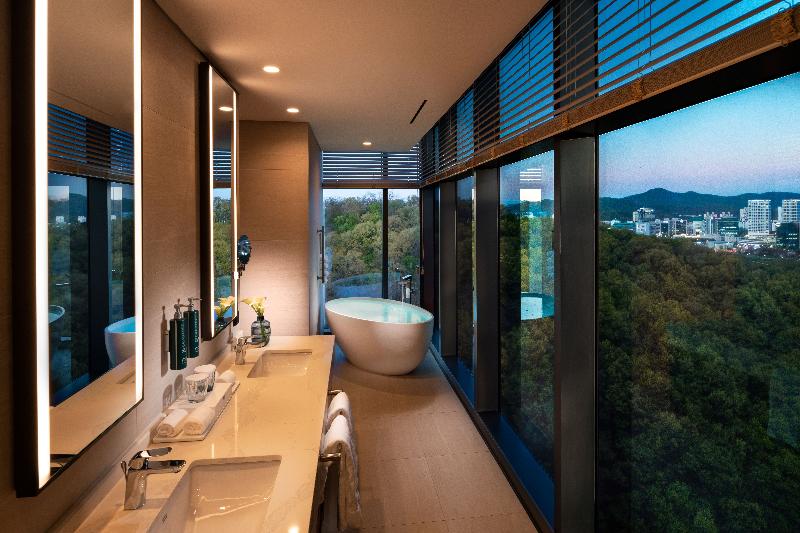 Doubletree By Hilton Seoul Pangyo image