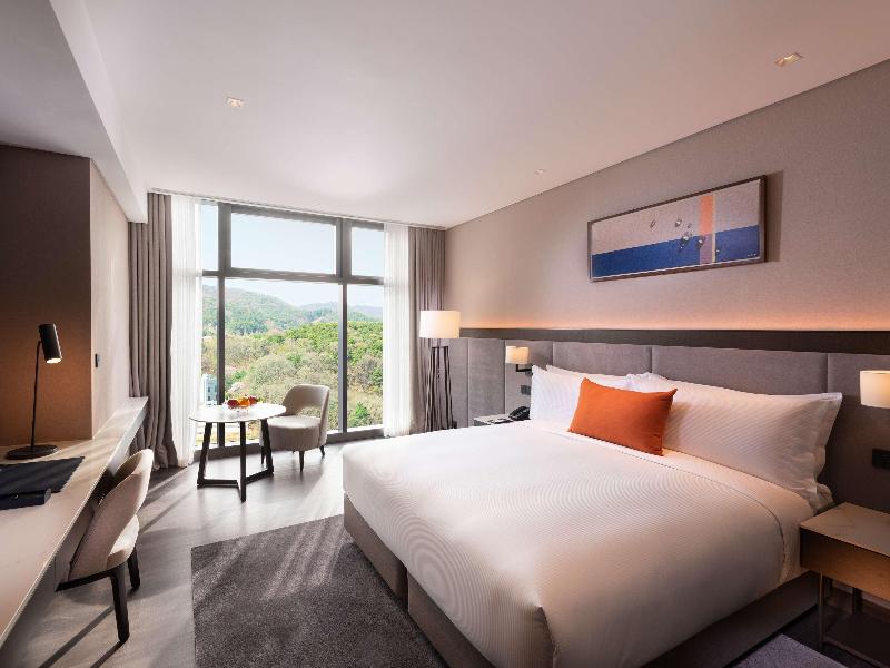 Doubletree By Hilton Seoul Pangyo image
