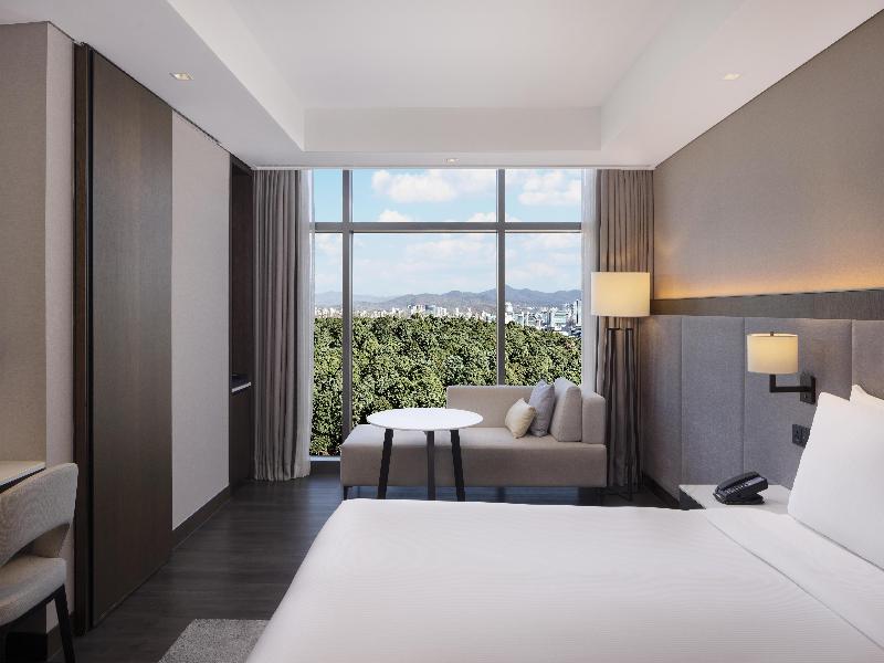 Doubletree By Hilton Seoul Pangyo image
