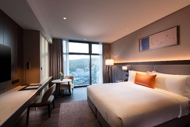 Doubletree By Hilton Seoul Pangyo image
