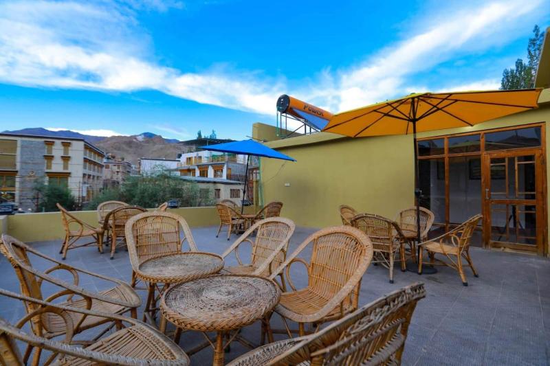 Tih Hotel Sky Desert image