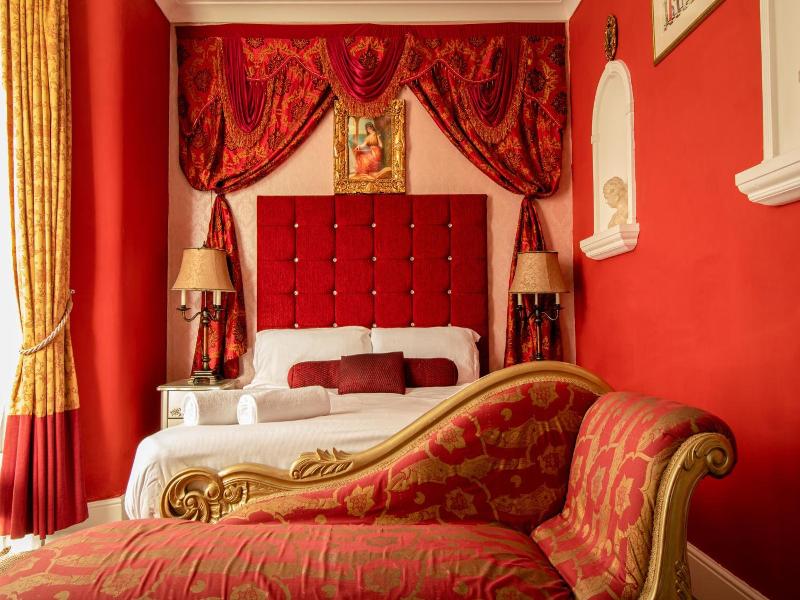 Hotel Rouge image