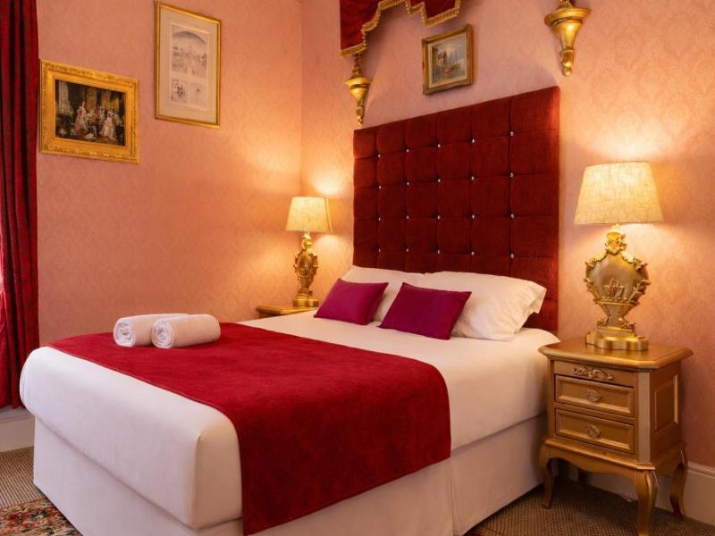 Hotel Rouge image