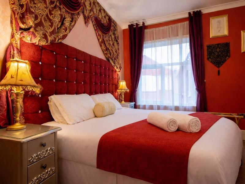 Hotel Rouge image