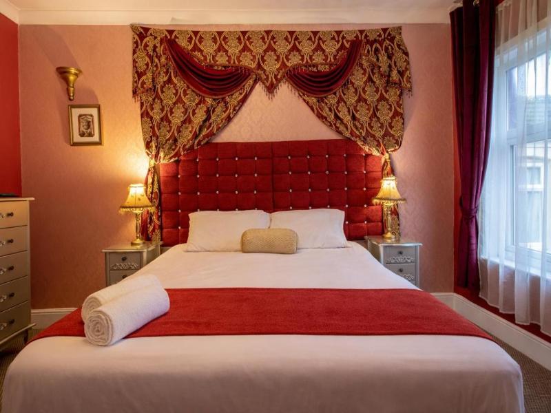 Hotel Rouge image