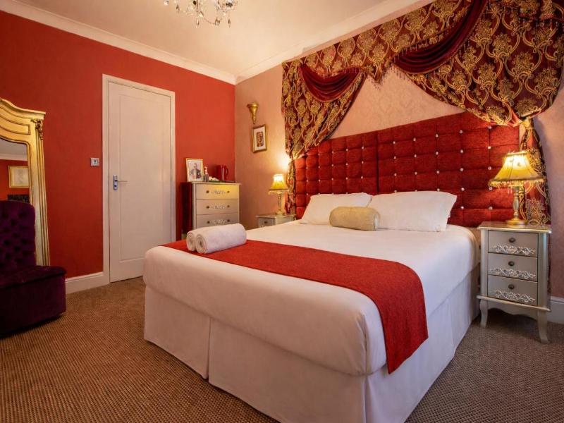 Hotel Rouge image