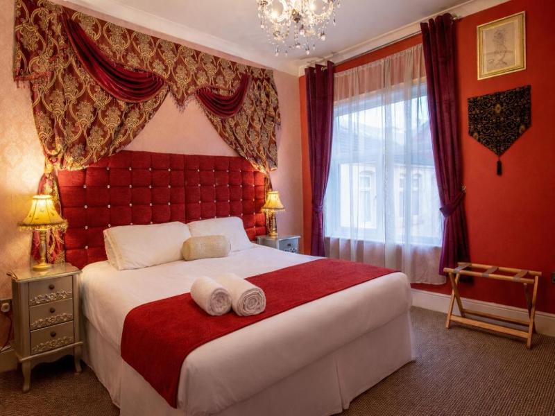 Hotel Rouge image