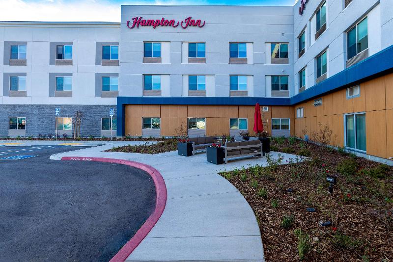 Hampton Inn Selma Ca image