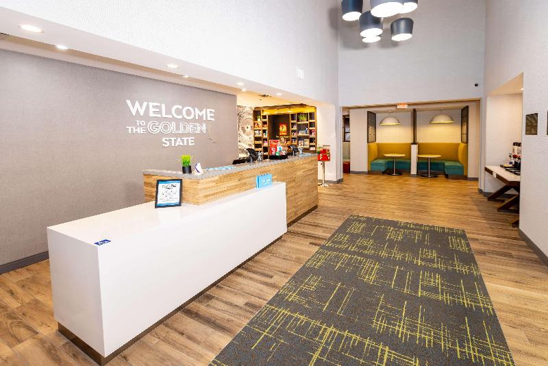 Hampton Inn Selma Ca image