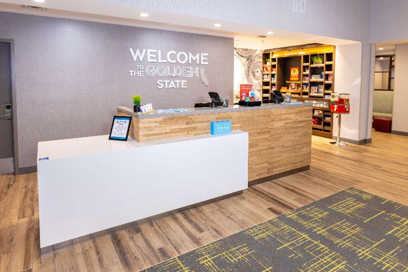 Hampton Inn Selma Ca image