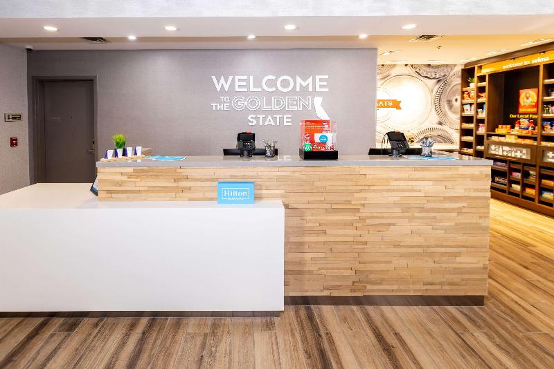 Hampton Inn Selma Ca image