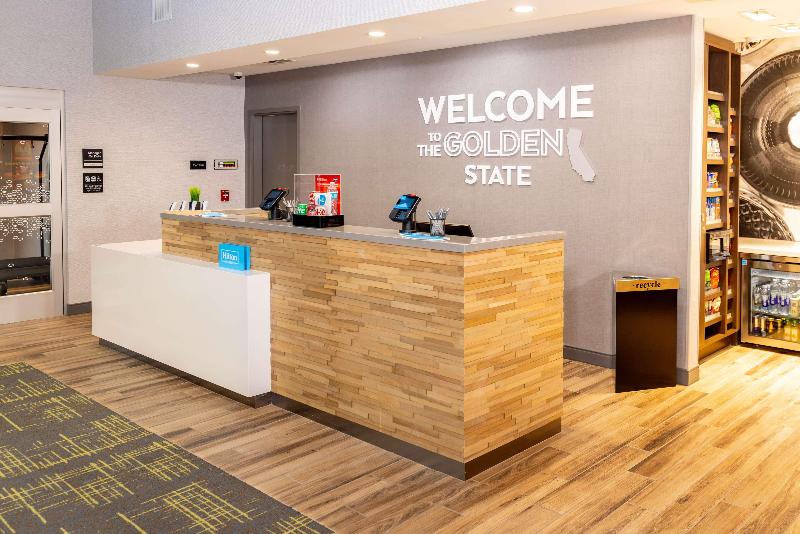 Hampton Inn Selma Ca image