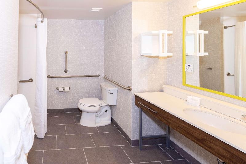 Hampton Inn Selma Ca image