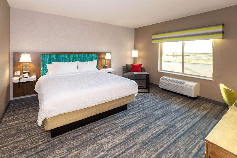 Hampton Inn Selma Ca image