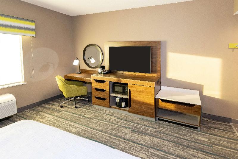 Hampton Inn Selma Ca image
