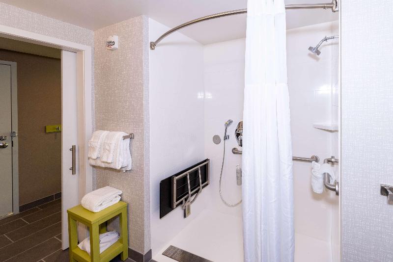 Hampton Inn Selma Ca image