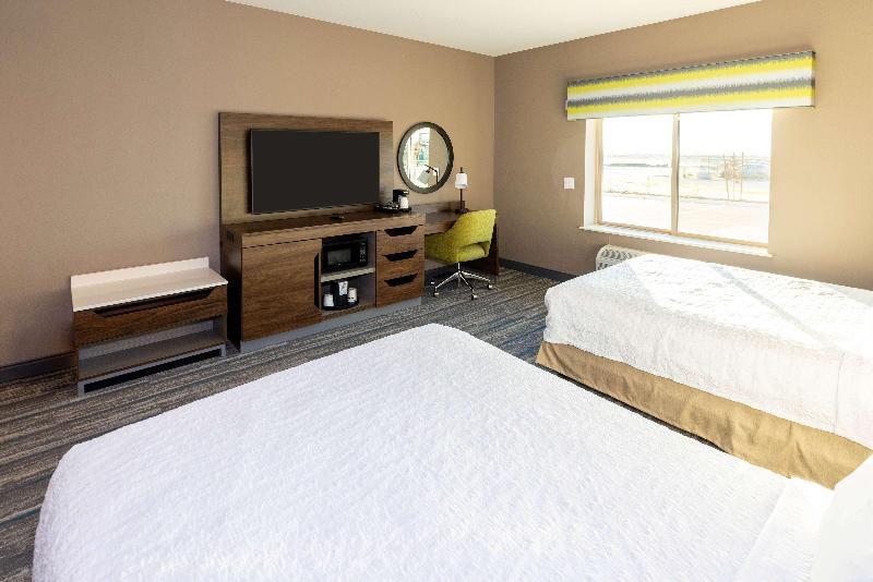 Hampton Inn Selma Ca image