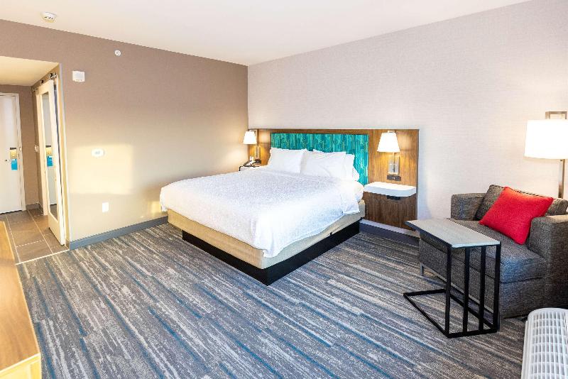Hampton Inn Selma Ca image