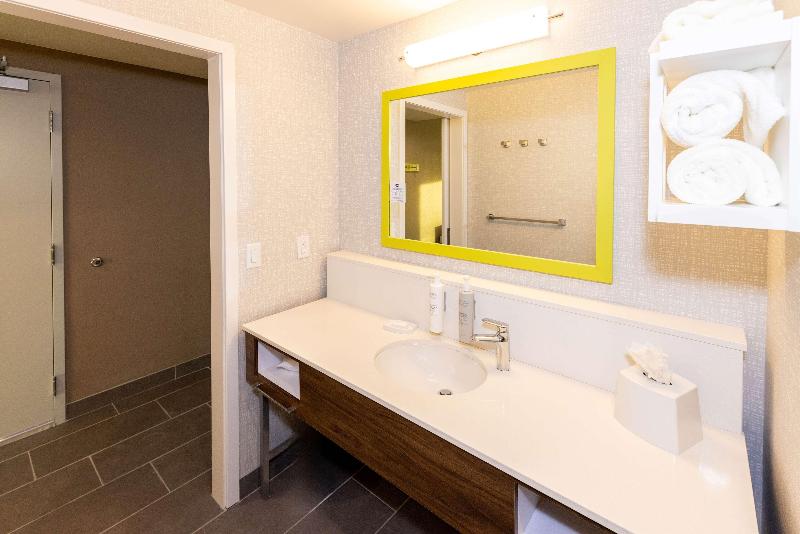 Hampton Inn Selma Ca image