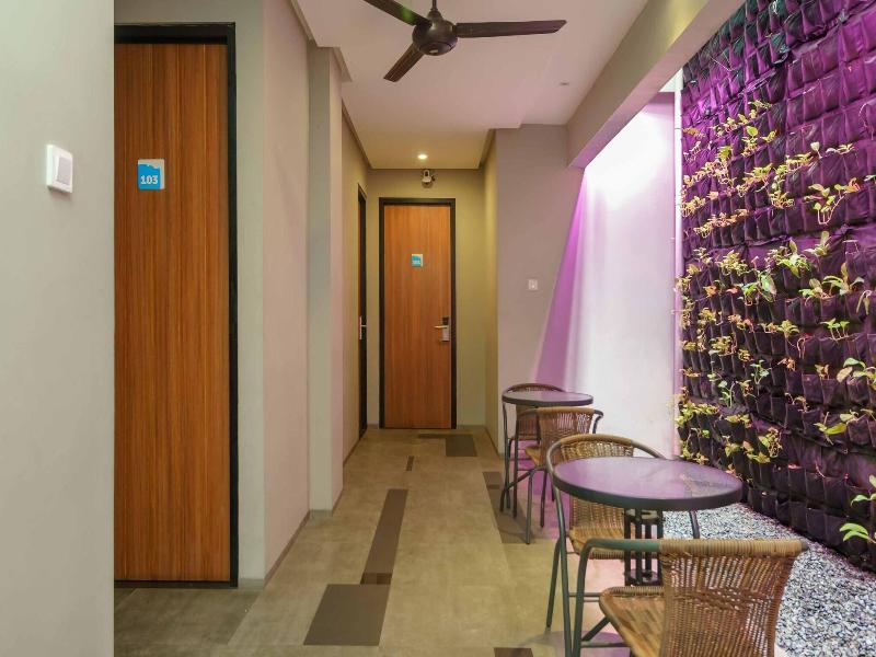 Reddoorz Plus Near Radio Dalam 3 image