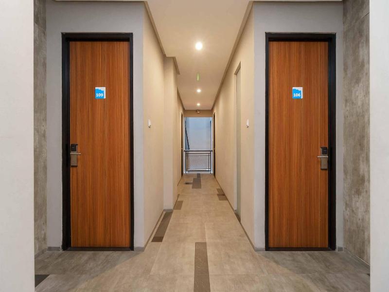 Reddoorz Plus Near Radio Dalam 3 image