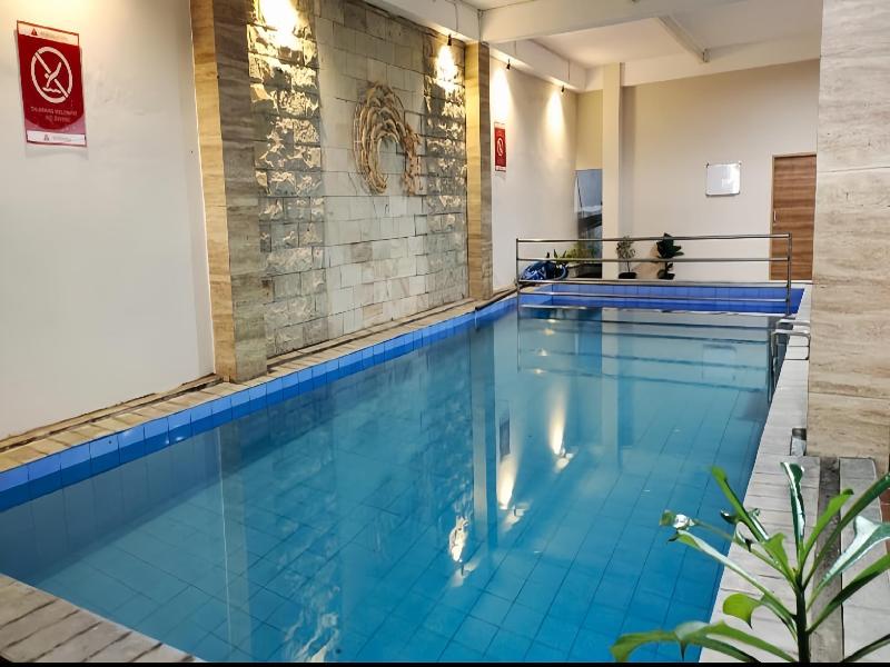 Lynn Hotel Mojokerto image