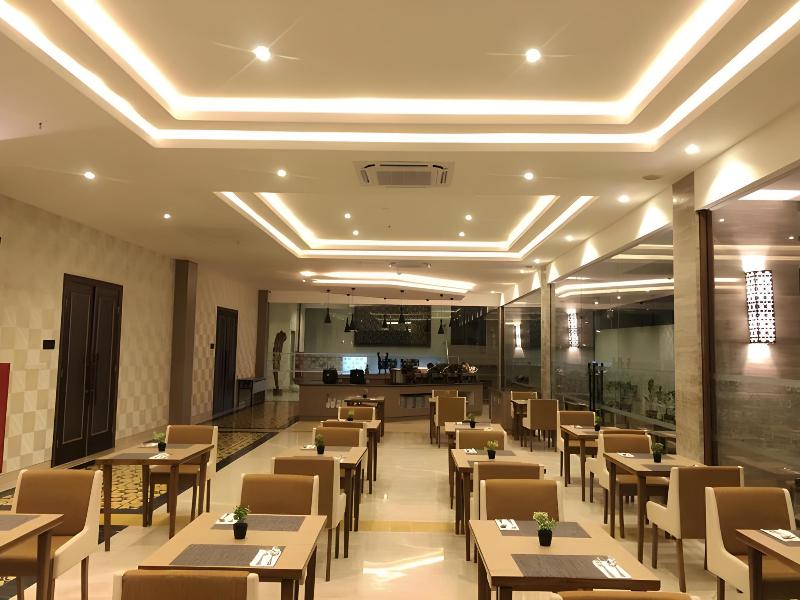 Lynn Hotel Mojokerto image