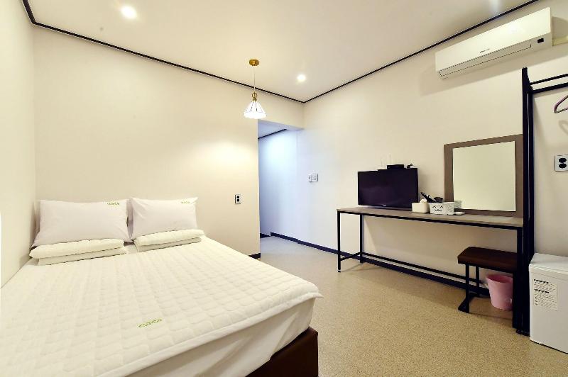 Casa Mini Hotel And Guesthouse image
