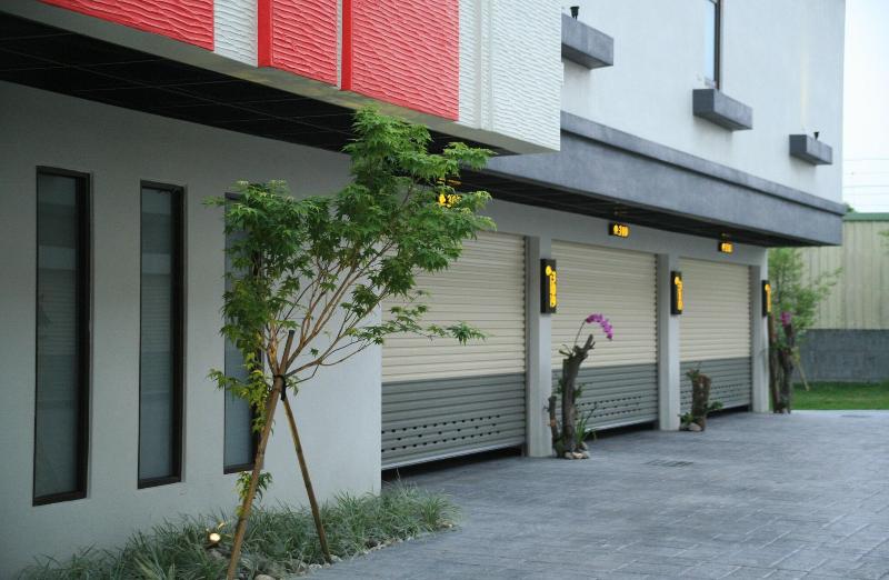 Moon-inn Boutique Motel image