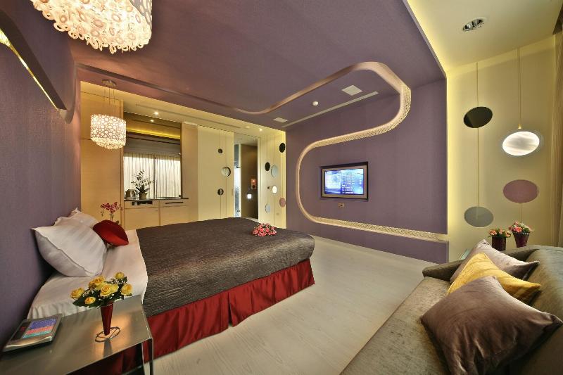 Moon-inn Boutique Motel image