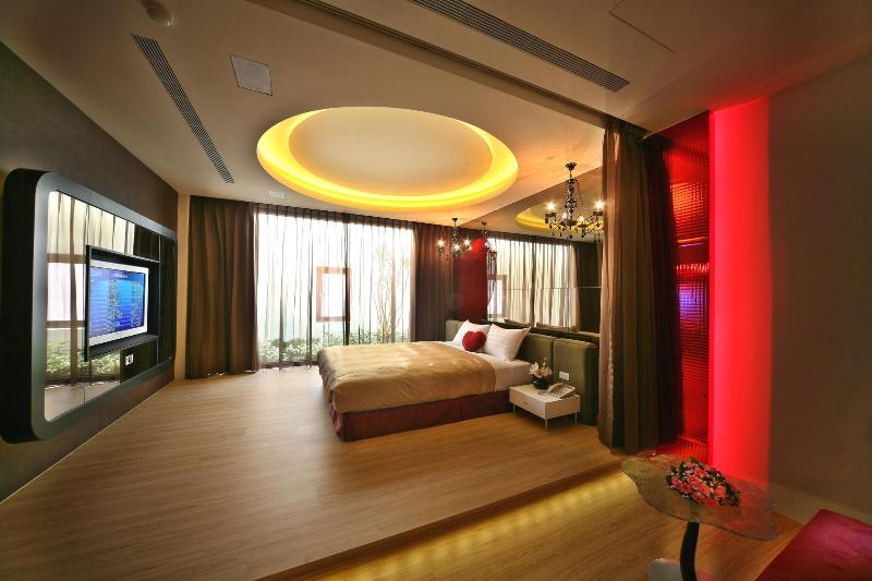 Moon-inn Boutique Motel image