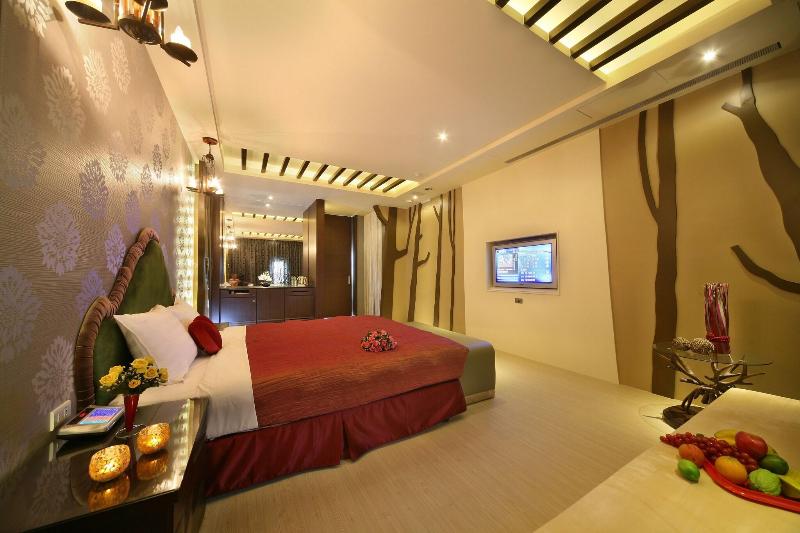 Moon-inn Boutique Motel image