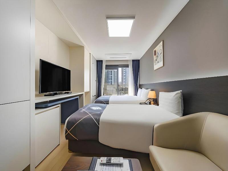 Sokcho Chonpines Beach Hotel — photo 15