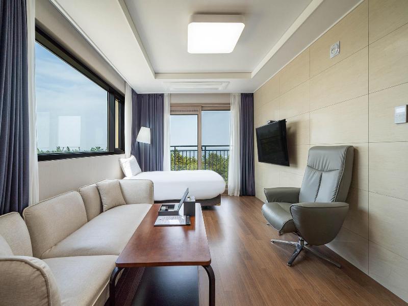 Sokcho Chonpines Beach Hotel — photo 16